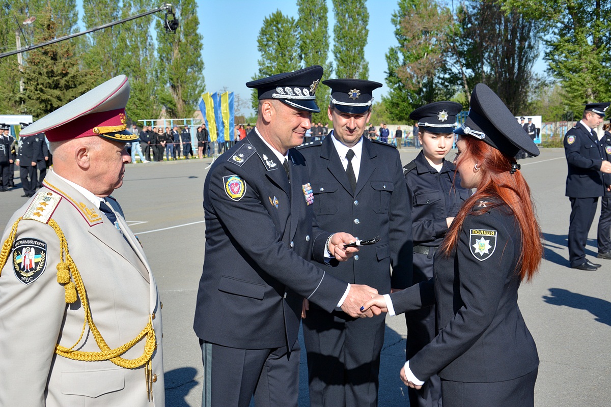 Випускники університету отримали погони офіцерів поліції