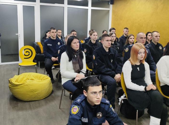 Курсанти ХНУВС переглянули український історичний фільм-екшн «Крути 1918»