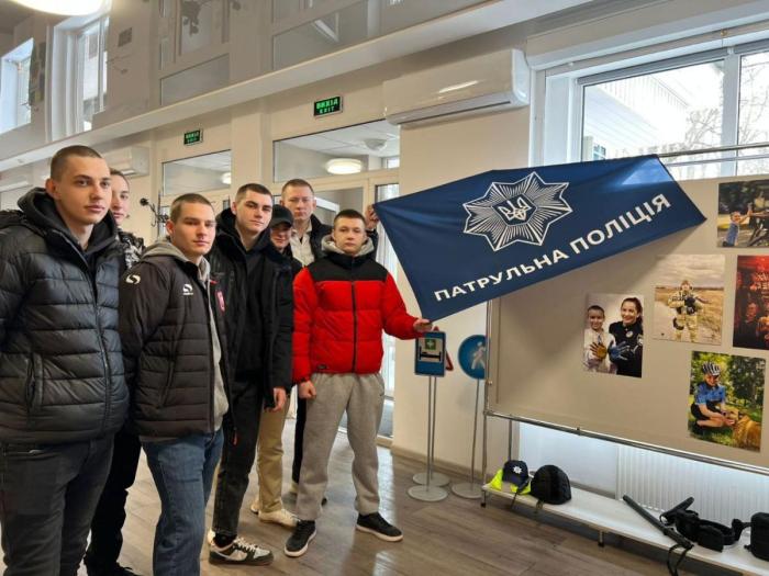 Відкритий погляд на роботу патрульної поліції