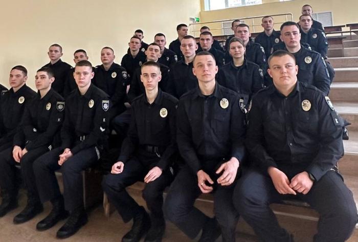 Онлайн-зустріч курсантів із військовим лікарем