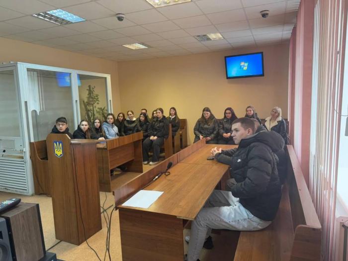 Бінарне заняття зі студентами у міськрайонному суді