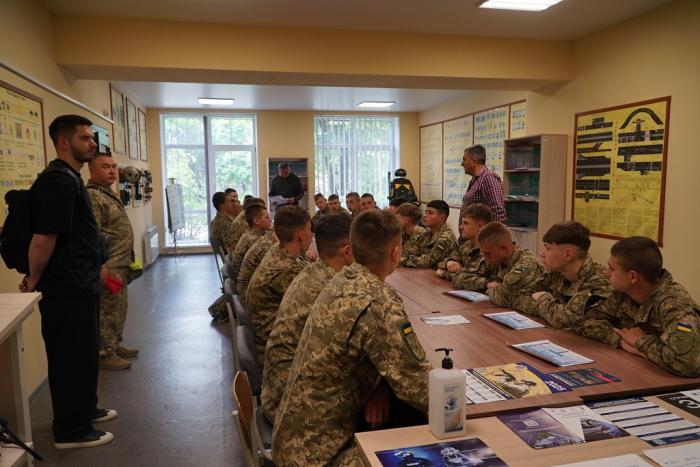 Оглядова екскурсія автошколою для ліцеїстів та їх батьків