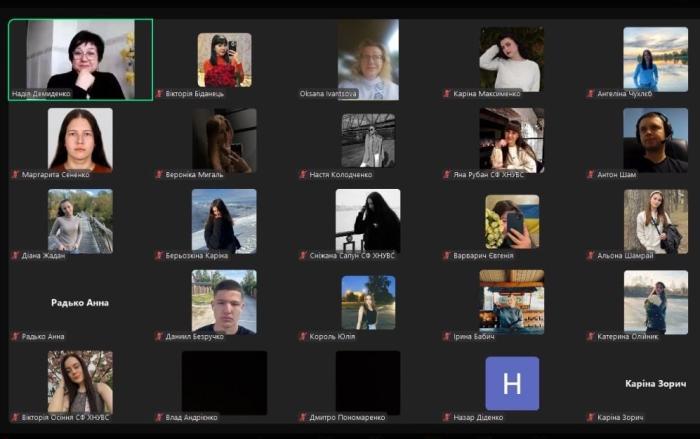 Бінарне заняття за участі керівниці Сумського Центру психічного здоров’я та психосоціальної підтримки