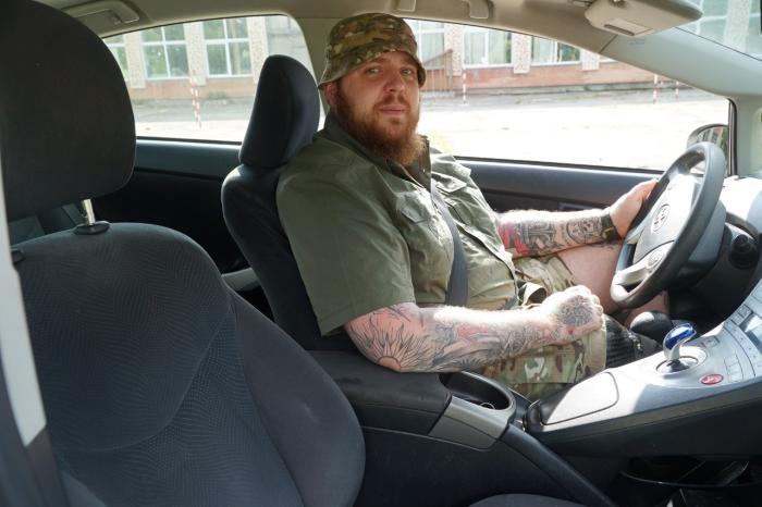 Учасник бойових дій Андрій ЛЮБІМЕНКО опановує курс практичного кермування