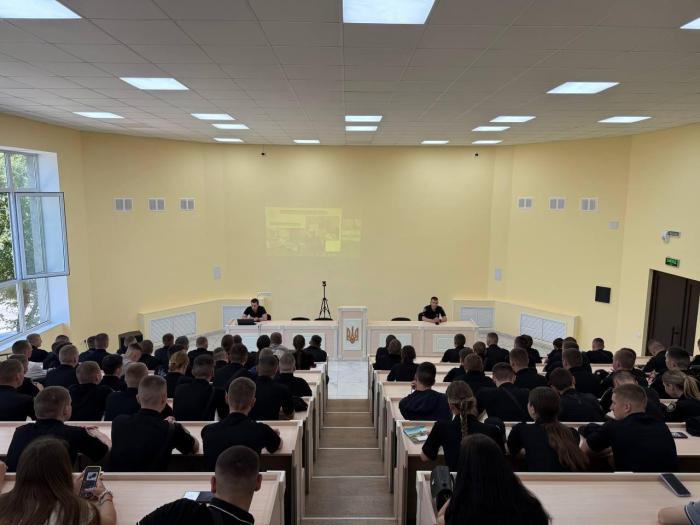 Обговорення ролі поліції в сучасних умовах