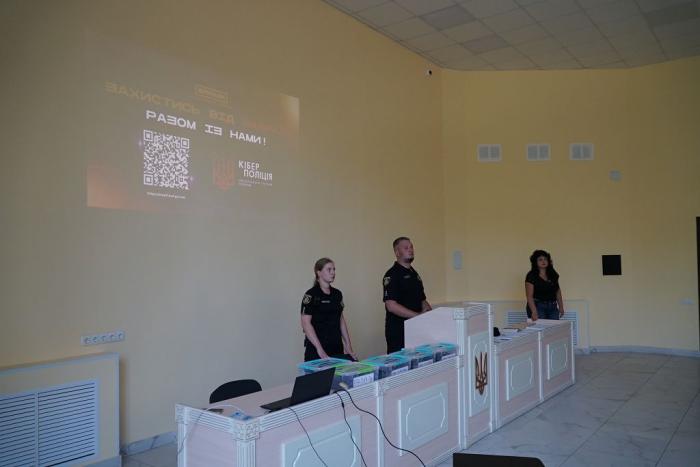 Бінарне заняття за участі працівників поліції практичних підрозділів