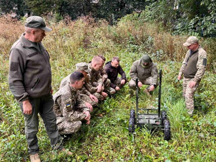 Курсанти ННІ №1 відпрацювали дії з ідентифікації вибухонебезпечних предметів 