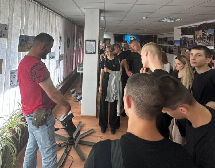 Курсанти відвідали фотовиставку «Погляд крізь об'єктив»