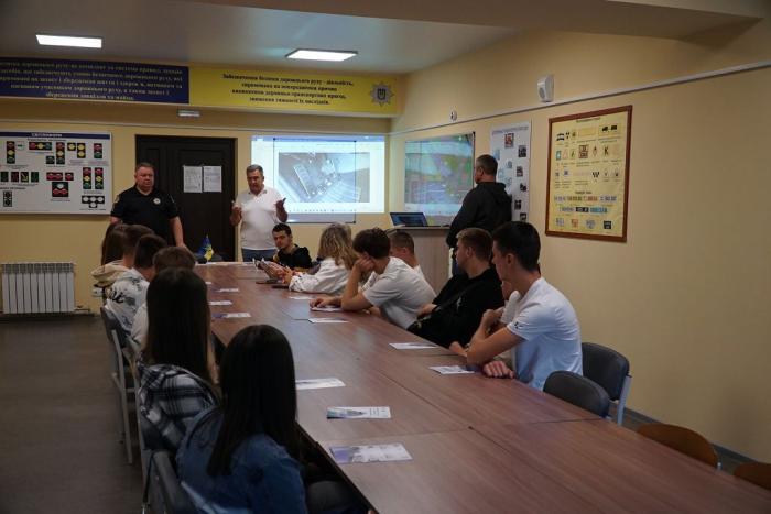 Знайомство з «Безбар’єрною автошколою» ХНУВС