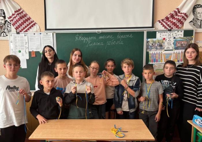 Студенти поділилися творчістю зі школярами