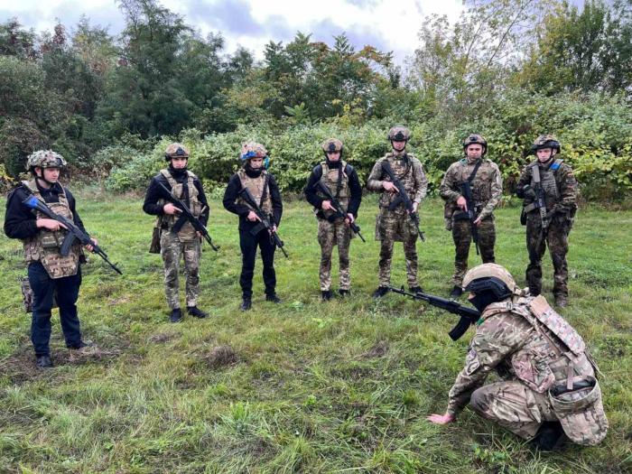Тактика роботи малих груп під час виконання службово-бойових завдань 