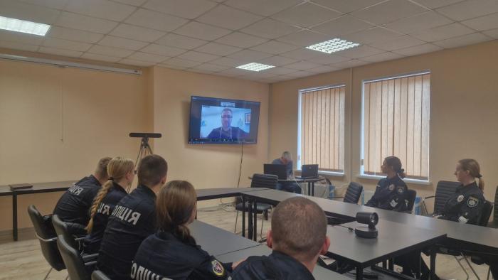 Курсанти ХНУВС обговорили сучасні загрози онлайн-простору