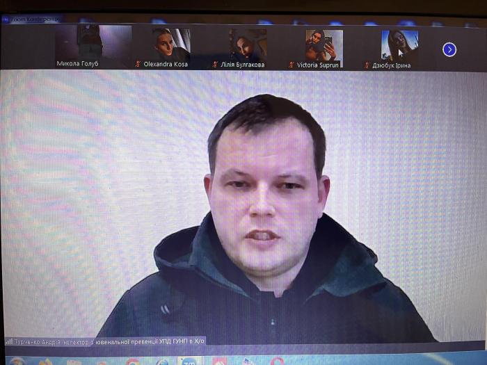 Служба освітньої безпеки: студенти вивчають роботу поліції в школах