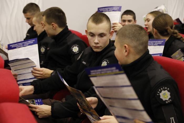 ХНУВС презентував ліцеїстам шлях у професію