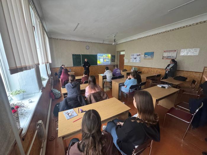 Курсанти презентували школярам м. Кам’янець-Подільський освітні можливості ХНУВС та проєкт «БРАМА»