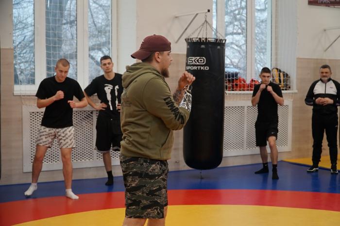 Практичне заняття самозахисту