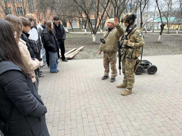 Учні м. Кам’янець-Подільський дізналися про навчання у ХНУВС