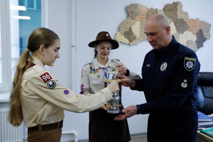 Вифлеємський вогонь миру прибув до ХНУВС