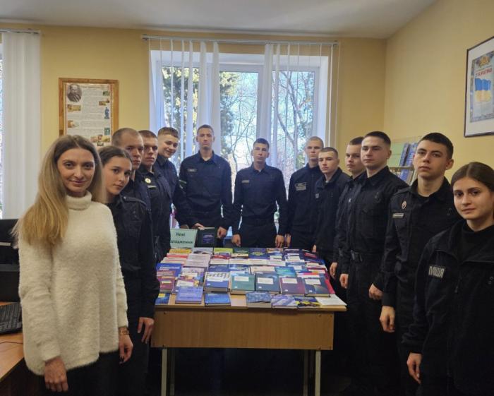 Ознайомлення з новими надходженнями бібліотеки