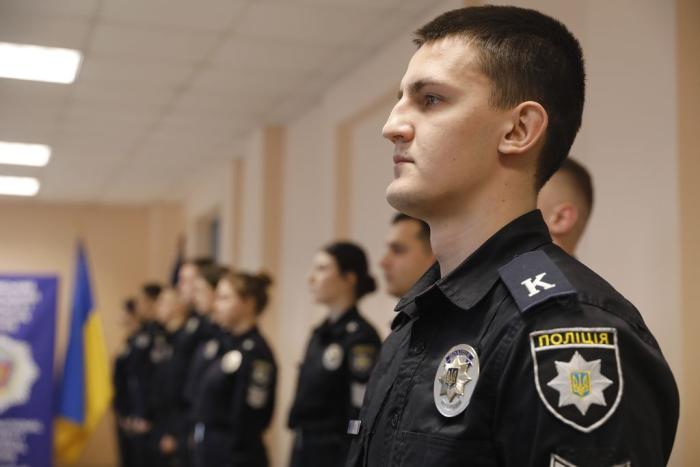 Майбутніх правоохоронців ХНУВС розподілили для подальшої служби